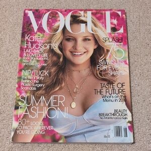 June 2004 Vogue Magazine — Kate Hudson Cover